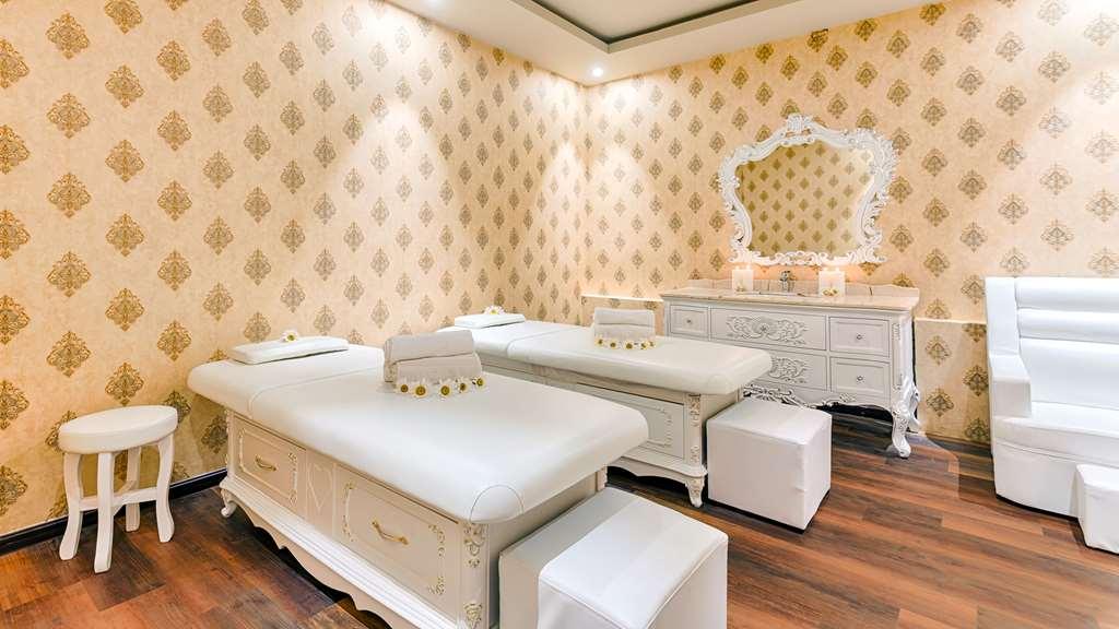 The Westbury Palace Nuwara Eliya Room photo