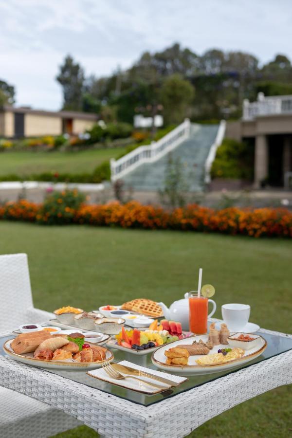 The Westbury Palace Hotel Nuwara Eliya Exterior photo